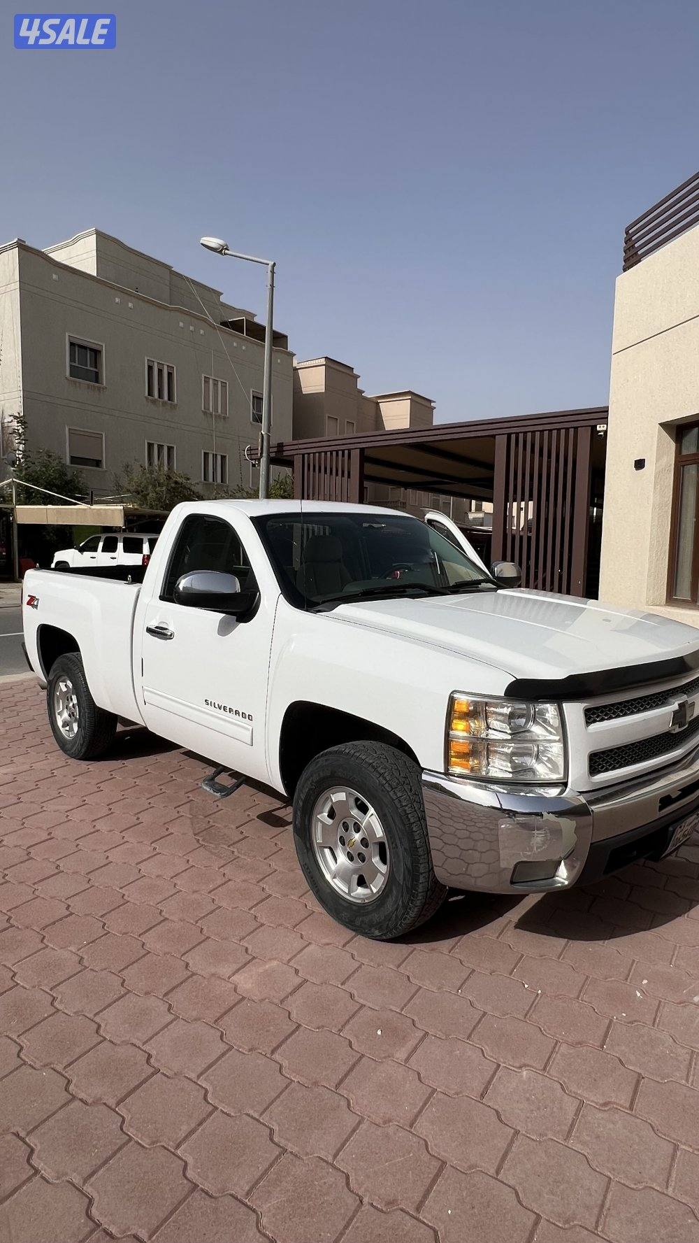 للبيع سلفرادو2013 z71 4x4(دبل) v8 5.3 ٦ غيار1