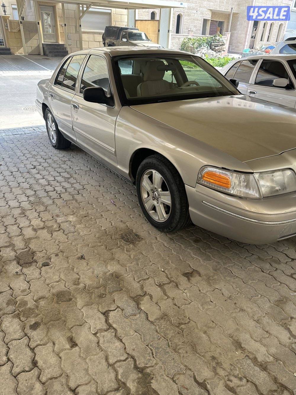 للبيع فورد فكتوريا ٢٠١١ ماشي ٢٠٠ بيع منظور1