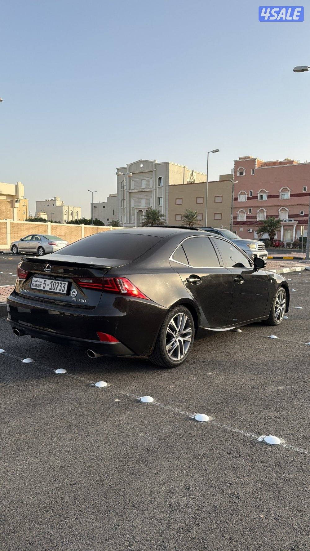 للبيع لكزس is f sport 20152