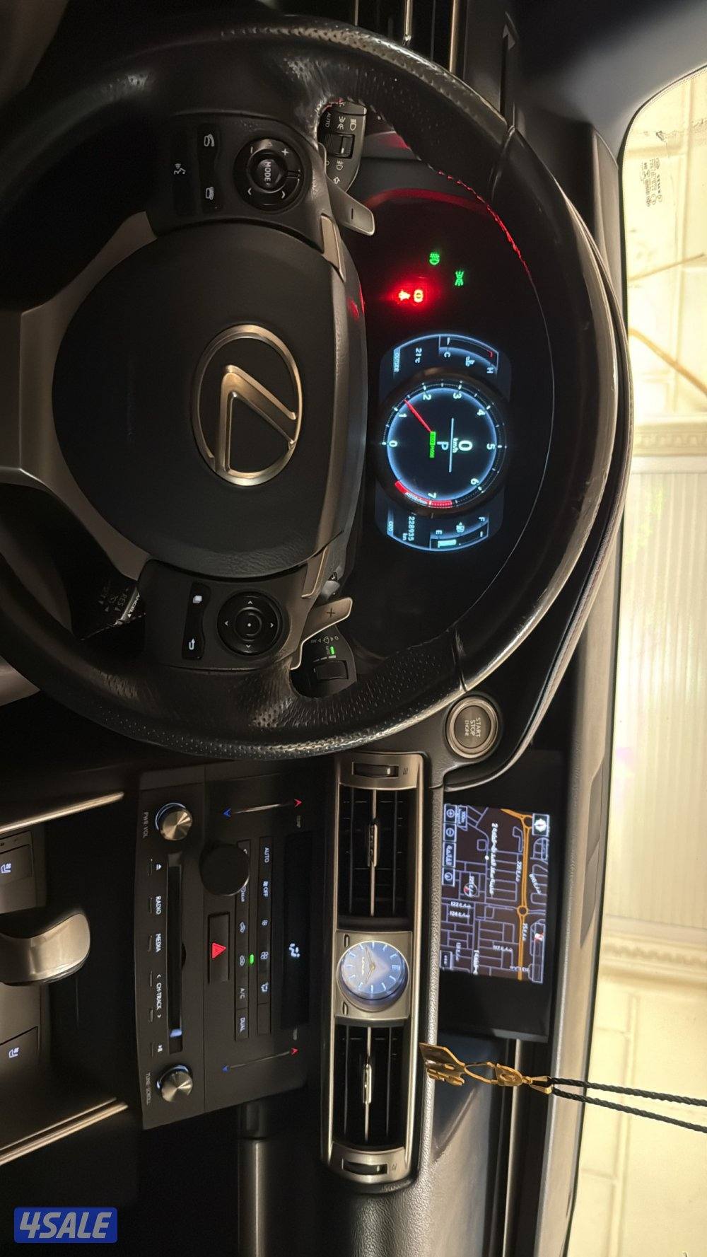 للبيع لكزس is f sport 20155