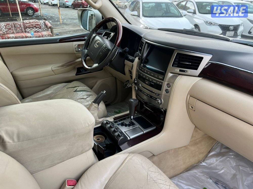 لكزس LX570 الدرجة الأولى/ الساير8