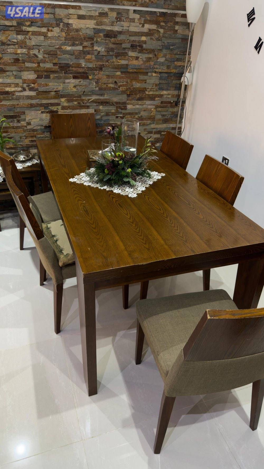 للبيع طاوله سفره مع 6 كراسي0