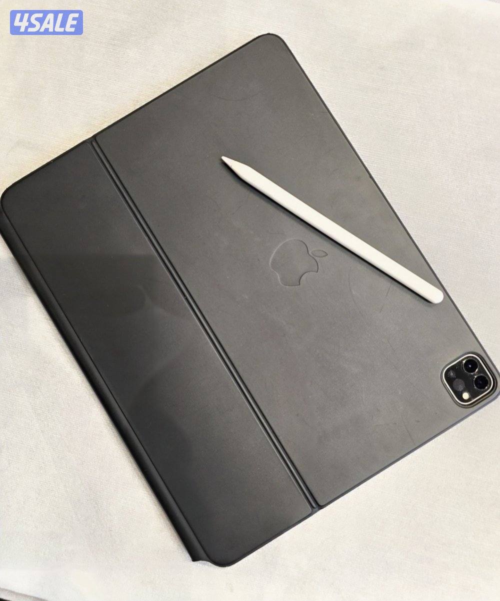 I Pad Pro 12.9-inch 4th Generation 512GB (only whatsapp please)3