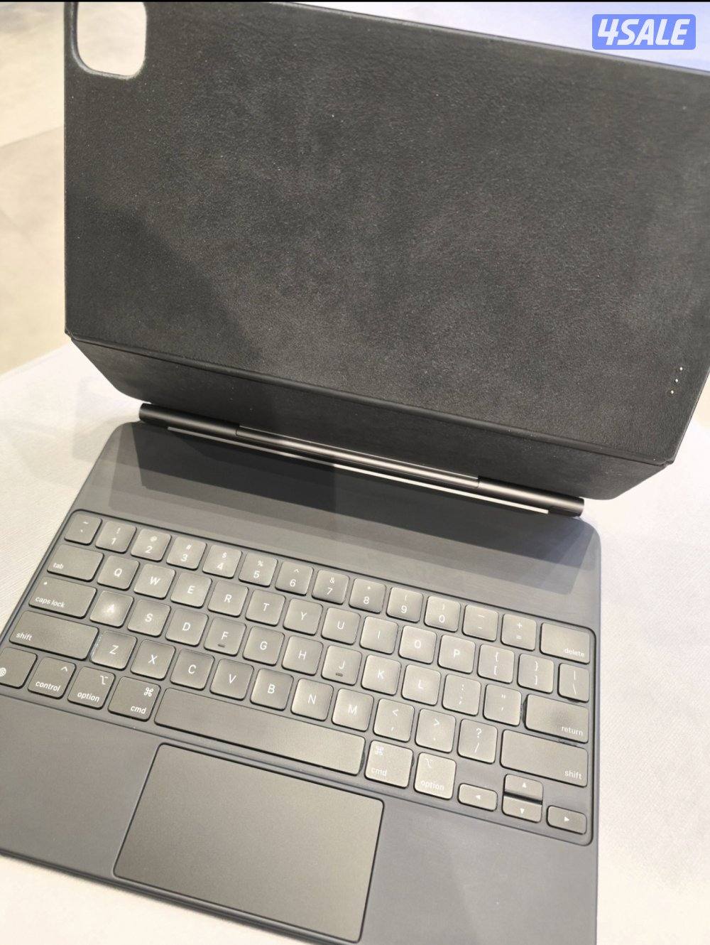 I Pad Pro 12.9-inch 4th Generation 512GB (only whatsapp please)6