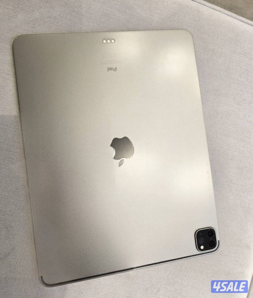 I Pad Pro 12.9-inch 4th Generation 512GB (only whatsapp please)8
