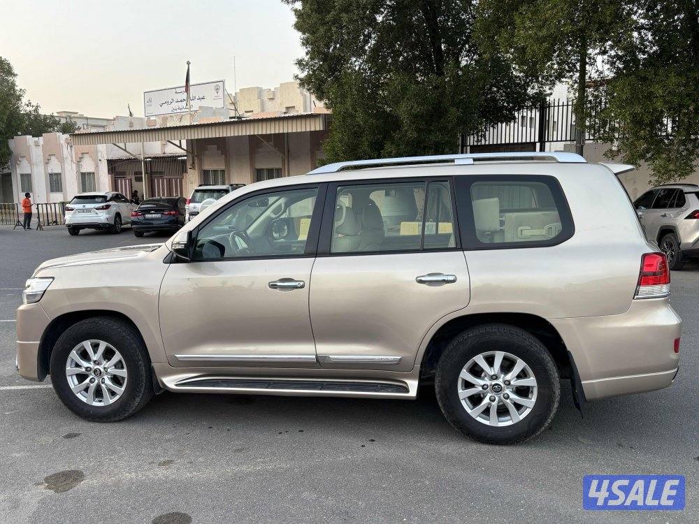 لاند كروزر ٢٠١٨0