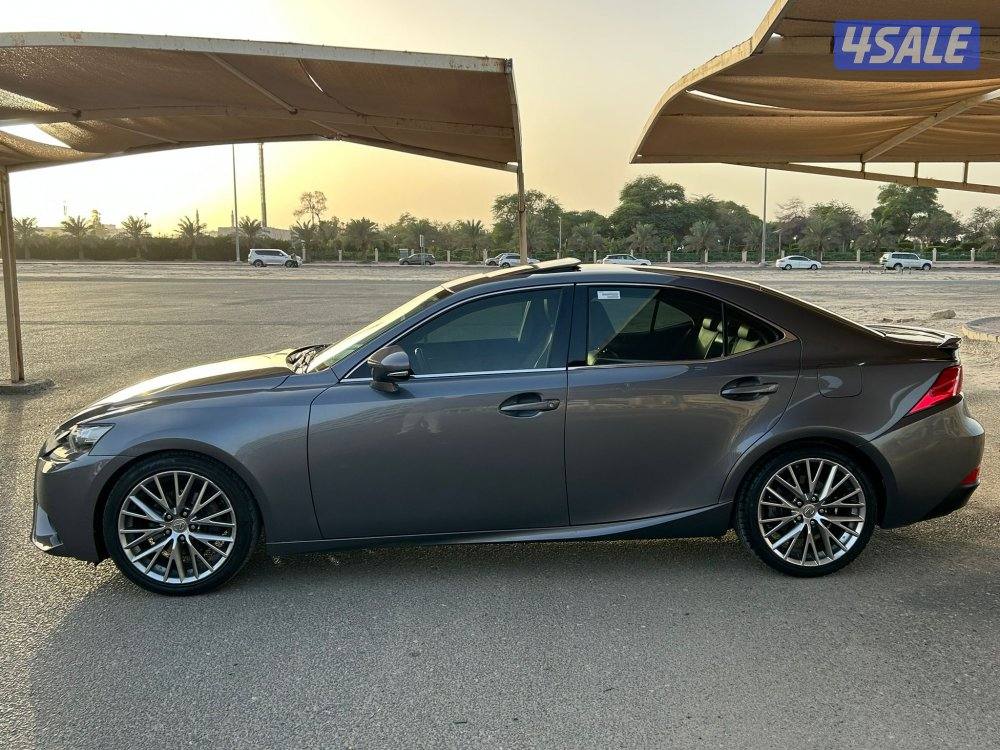 لكزس IS250 - عداد 130 سيرفس حديث بالوكالة - شرط الفحص - صبغ وكالة5