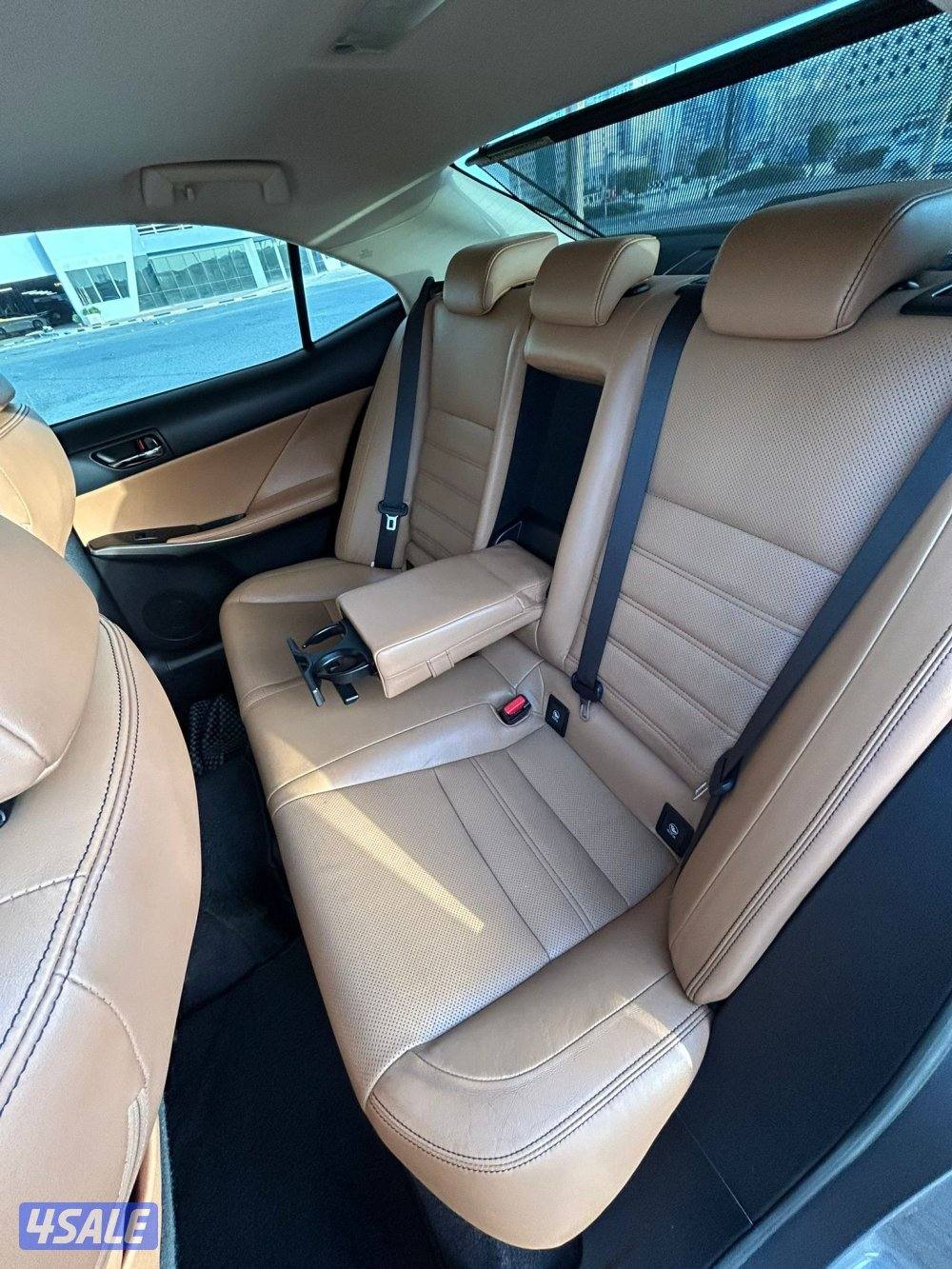 لكزس IS250 - عداد 130 سيرفس حديث بالوكالة - شرط الفحص - صبغ وكالة7