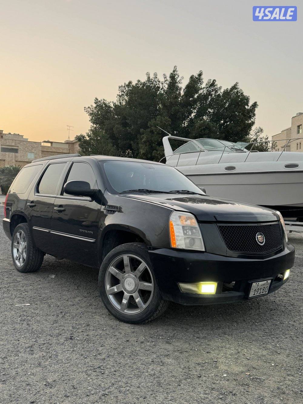 اسكاليد مديل 2008 استعمال يومي مايشكي من شي اموره طيبه0