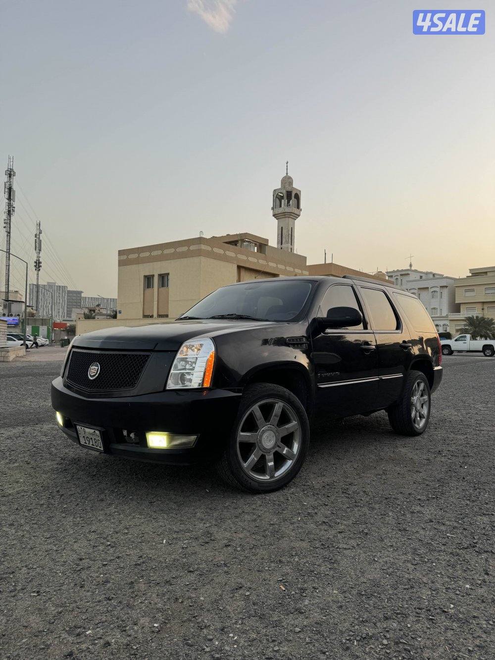 اسكاليد مديل 2008 استعمال يومي مايشكي من شي اموره طيبه1