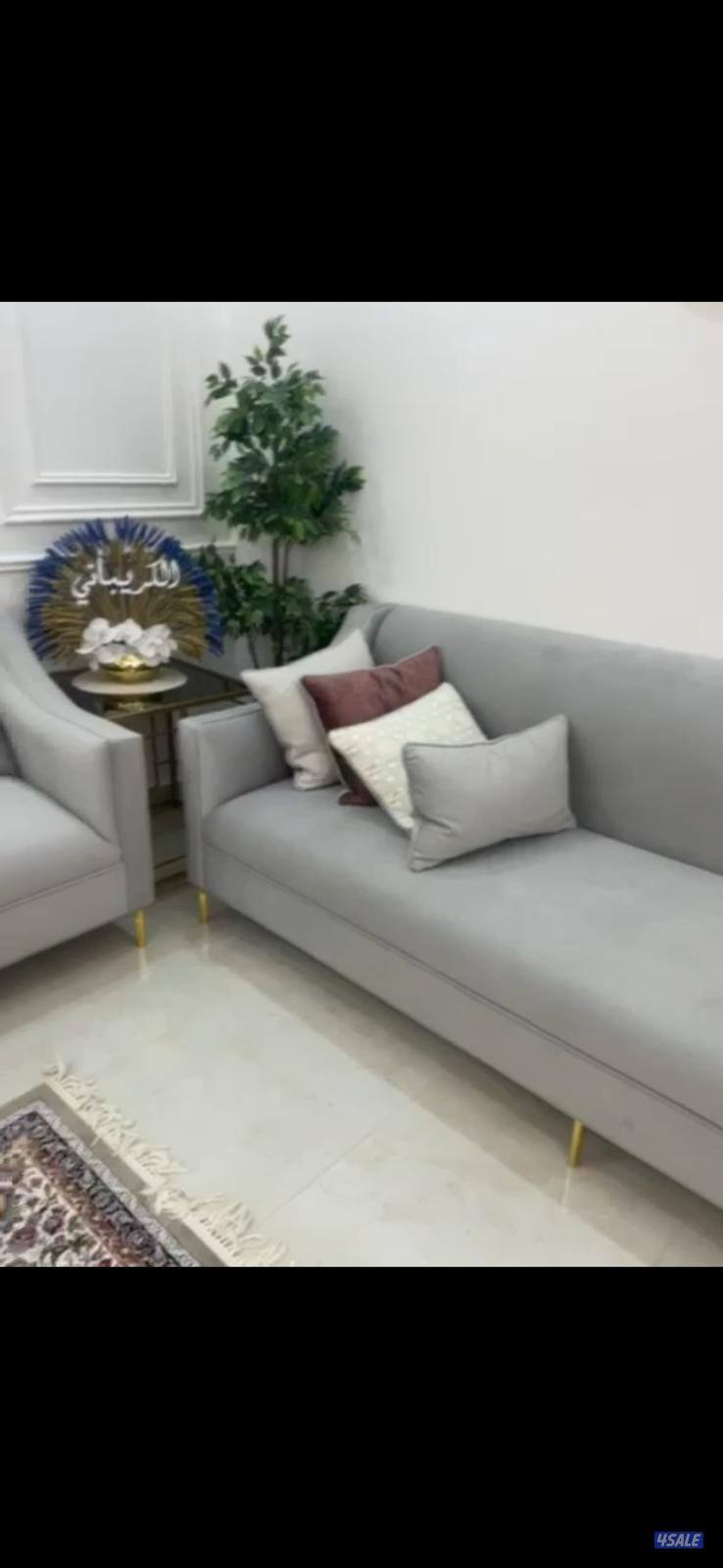 للبيع جلسة شبه جديده خمس قطع استخدام خفيف يصلح لصاله كبيرة3