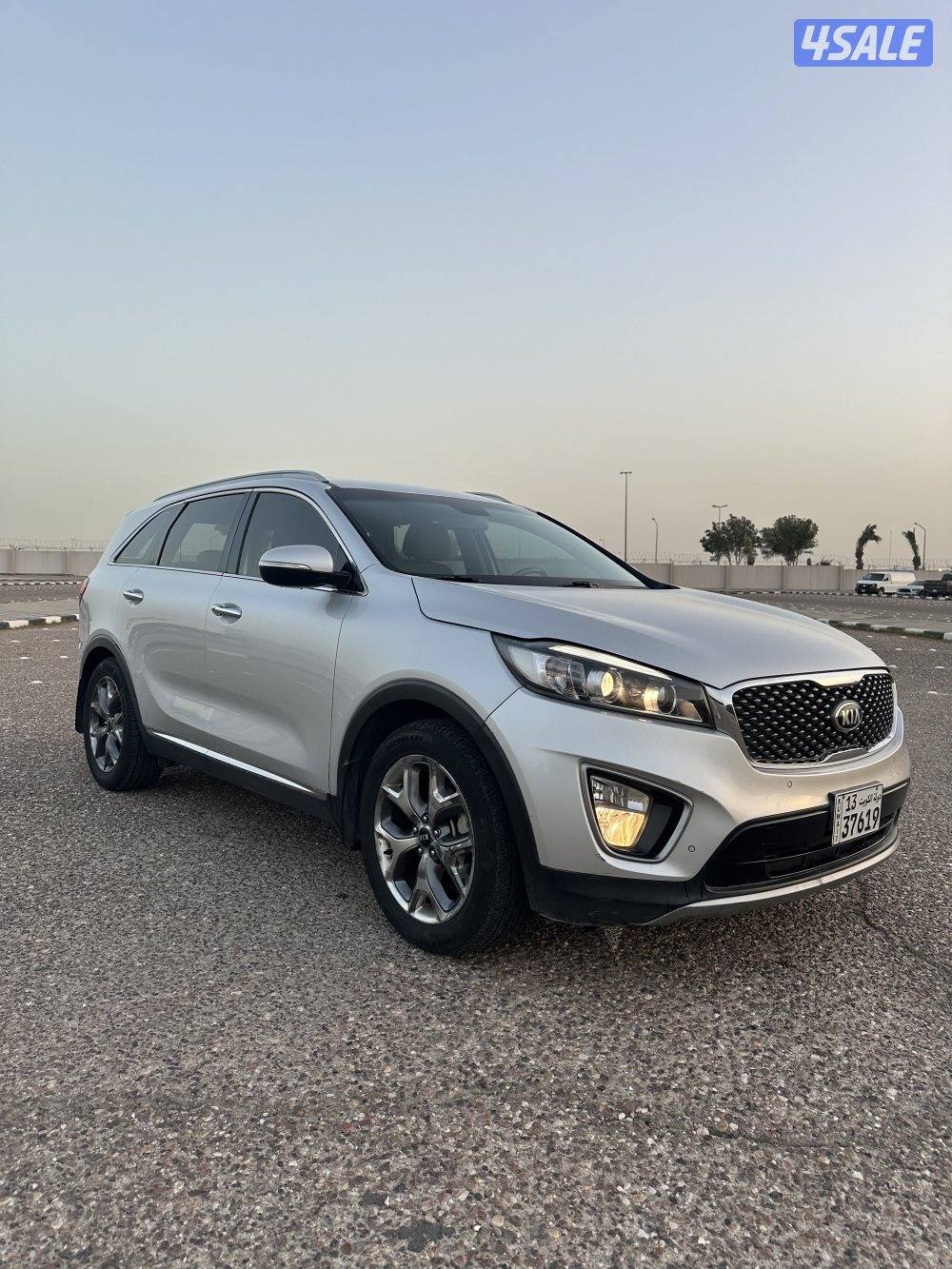 للبيع كيا سورينتو موديل ٢٠١٦2