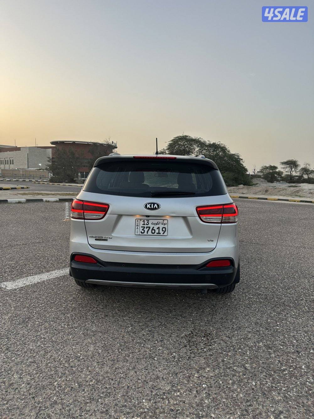 للبيع كيا سورينتو موديل ٢٠١٦4