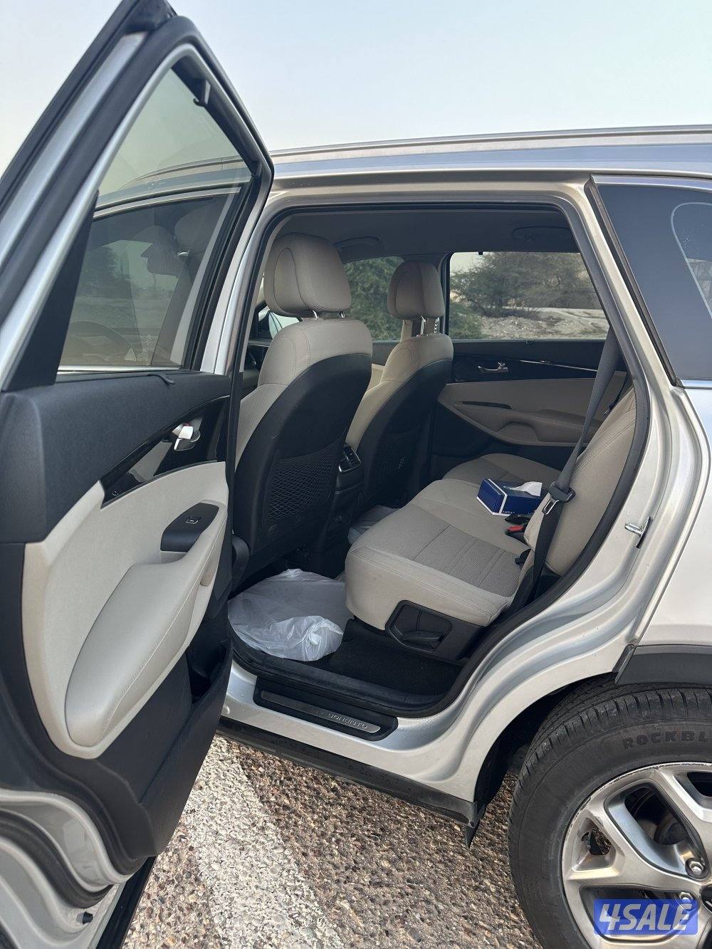 للبيع كيا سورينتو موديل ٢٠١٦7