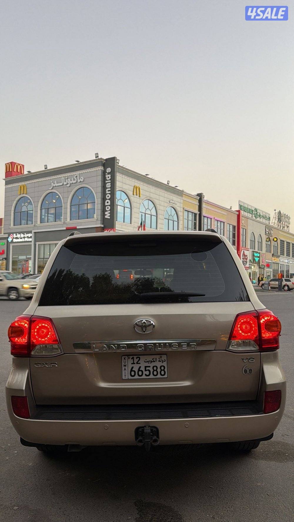 لبيع لاندكروزر GXR 2014 شرط الفحص صبغ الوكاله كامل الموصفات 8 سلندر7