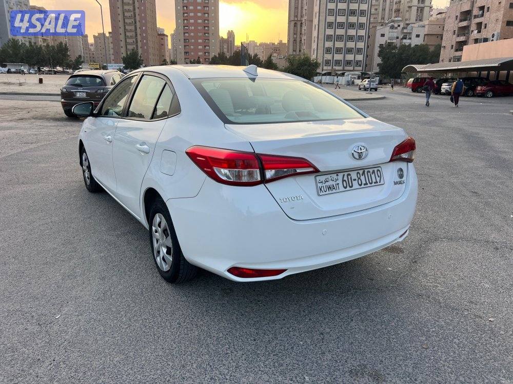 للبيع تويوتا يارس ٢٠٢٢2