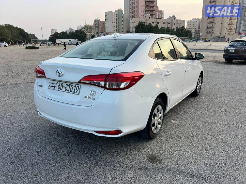للبيع تويوتا يارس ٢٠٢٢3