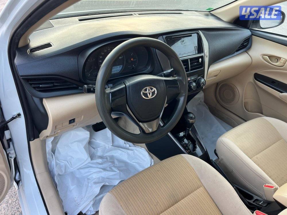 للبيع تويوتا يارس ٢٠٢٢6