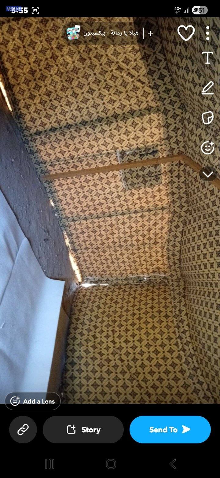 للبيع عربانه 2×4 عليها حمايه وحديدها قوي واغراض مخيم كامله6