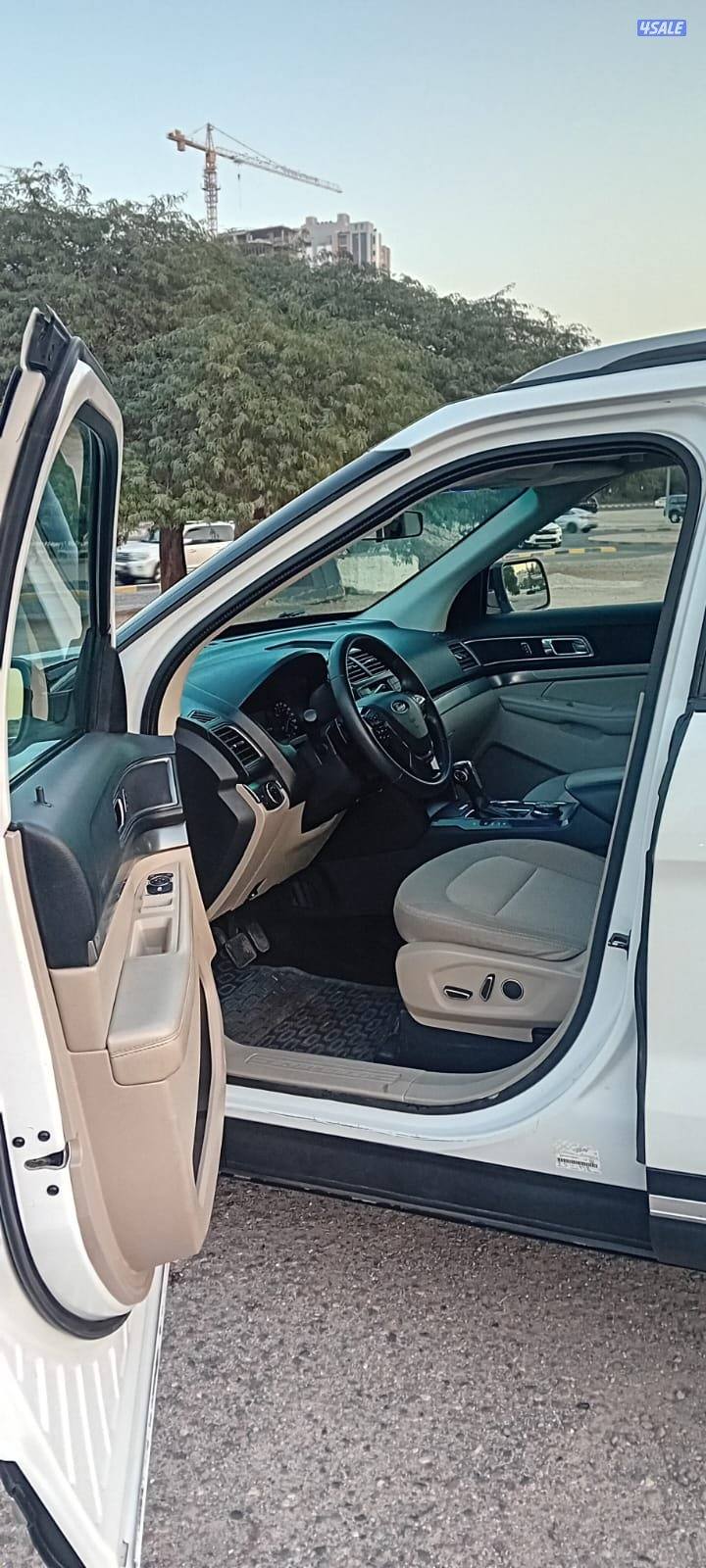 فورد اكسبلورر XLT موديل 2018 عداد قليل 127 بحالة الوكالة10