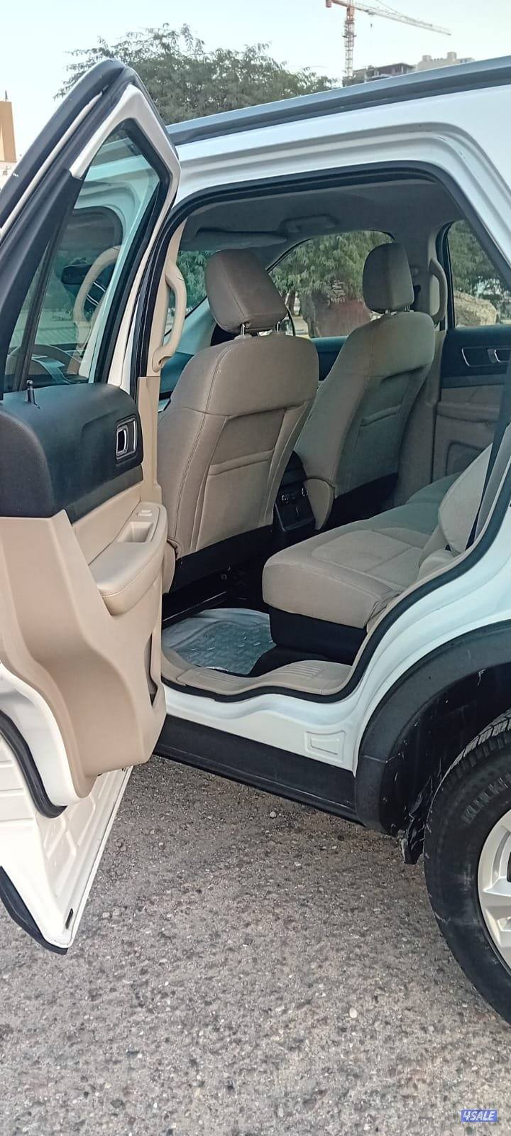 فورد اكسبلورر XLT موديل 2018 عداد قليل 127 بحالة الوكالة11