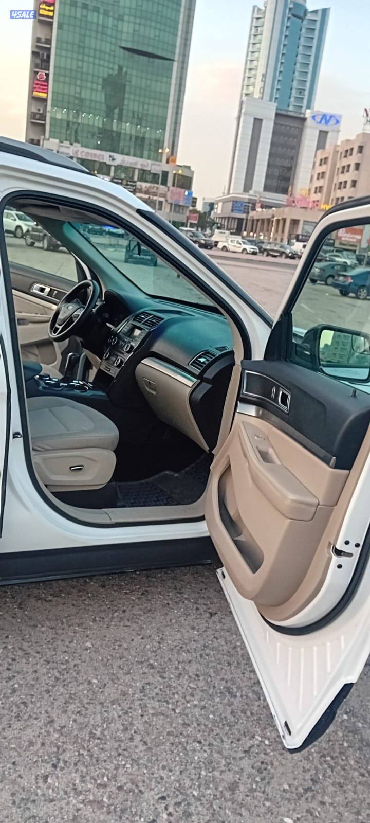 فورد اكسبلورر XLT موديل 2018 عداد قليل 127 بحالة الوكالة15