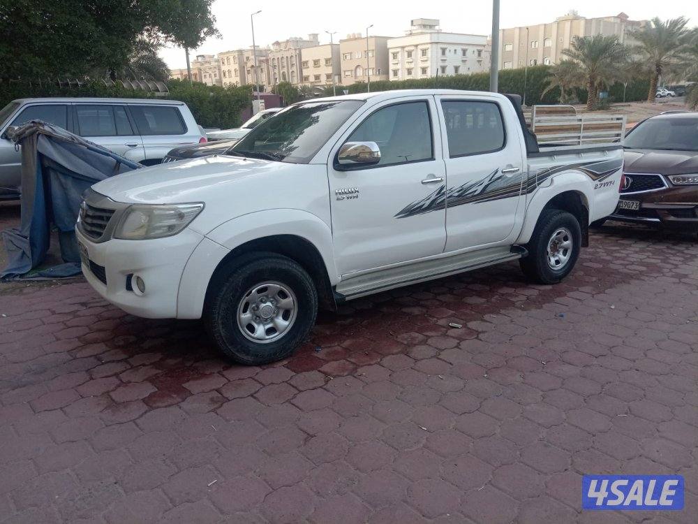 سيارة تويوتا هايلوكس ٢٠١٣ بحاله ممتازه شرط الفحص2