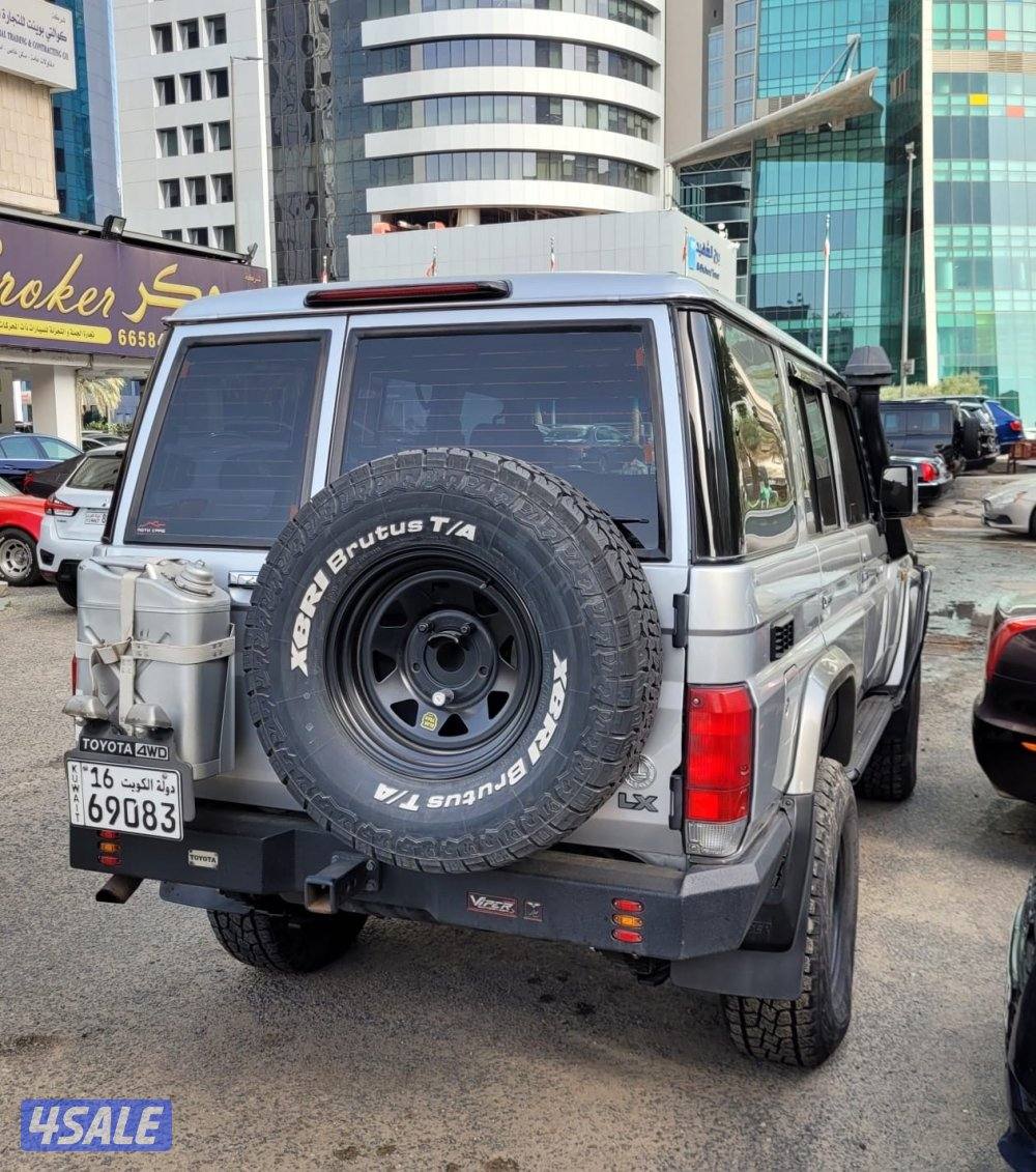 LAND CRUISER L76  تيوتا نص1