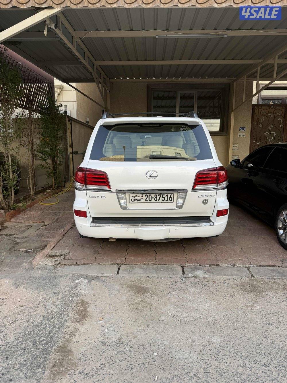 LX 570 مالك أول0