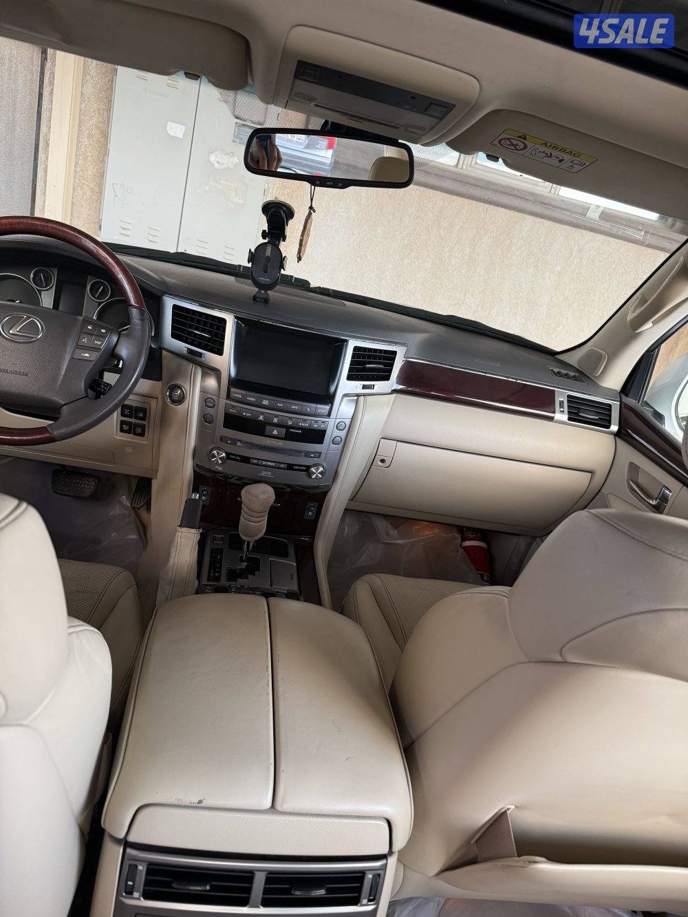 LX 570 مالك أول5