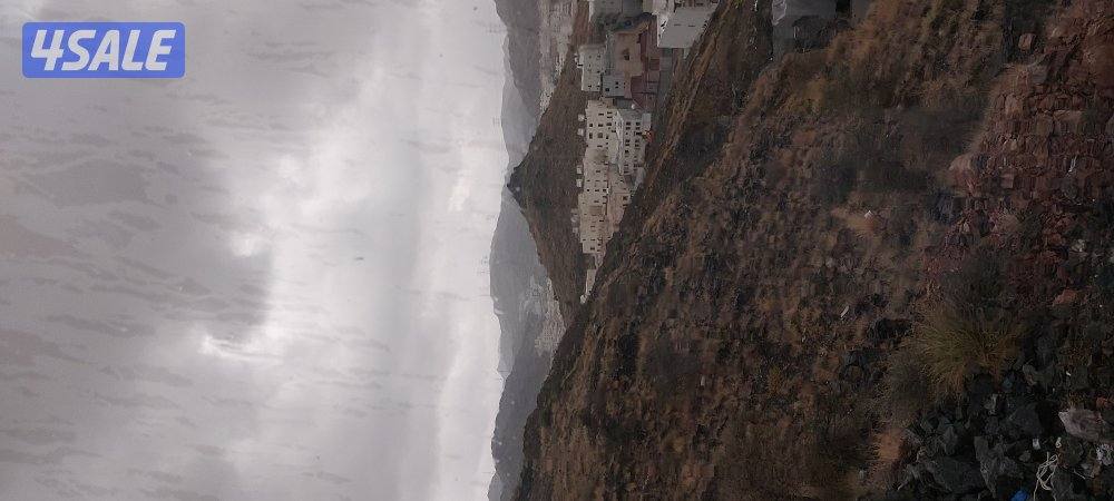 للبيع شقة في الطائف الوسام اطلالة على جبال الهدا مساحة ٢٤٠ متر + حوش2