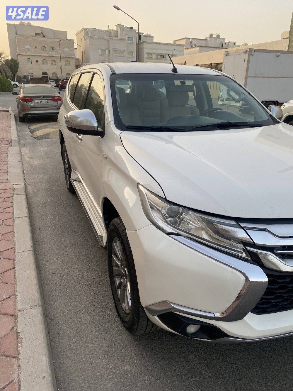 جيب ميتسوبيشي مونترو سبورت4