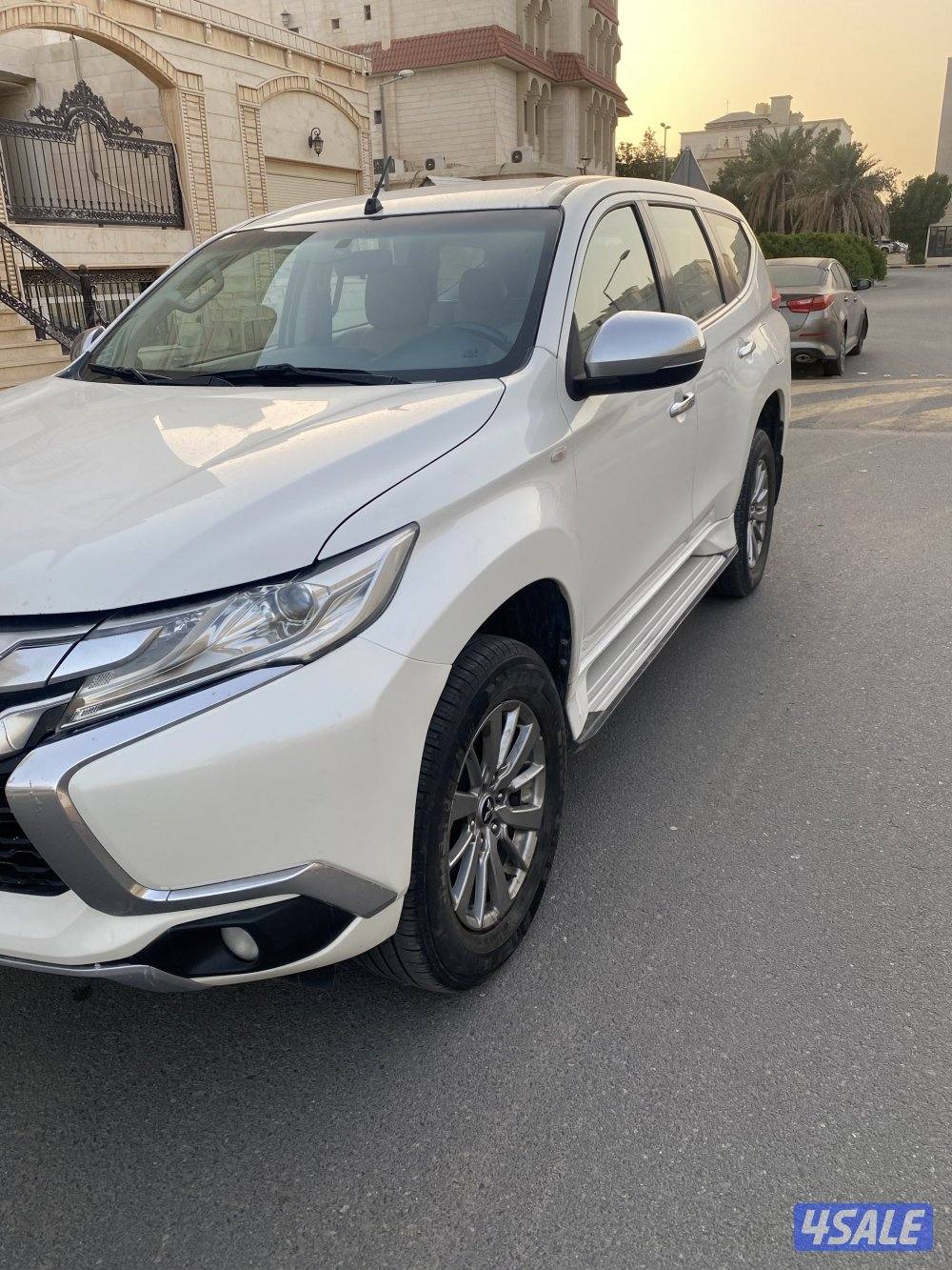 جيب ميتسوبيشي مونترو سبورت5