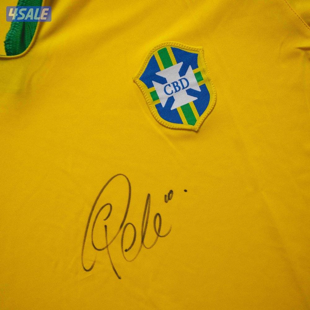 Football Signed Memorabilia قمصان و احذية كرة قدم موقعة6