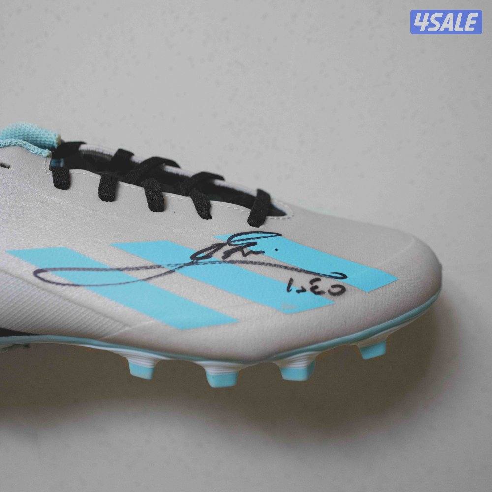 Football Signed Memorabilia قمصان و احذية كرة قدم موقعة9