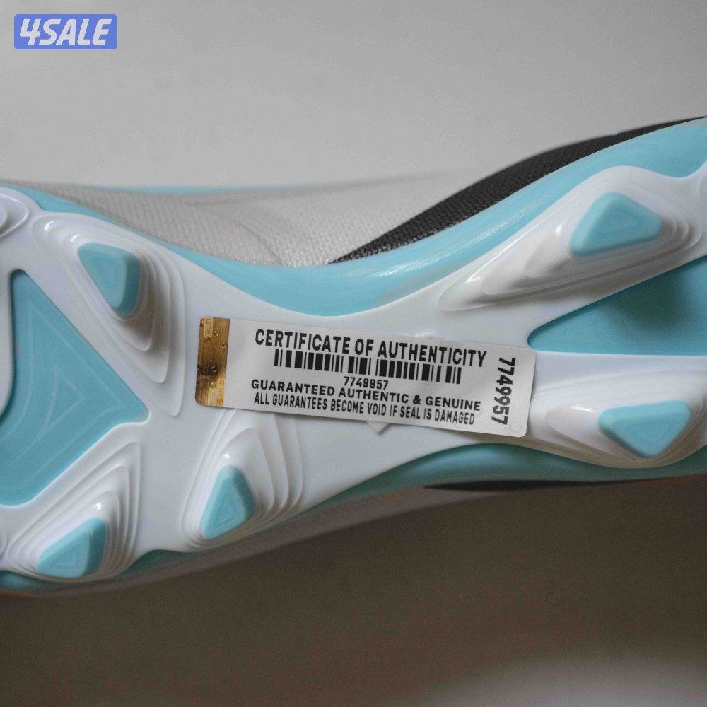 Football Signed Memorabilia قمصان و احذية كرة قدم موقعة10