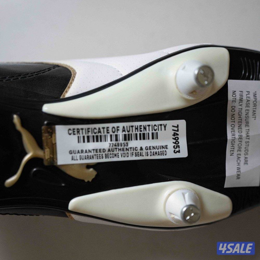 Football Signed Memorabilia قمصان و احذية كرة قدم موقعة13