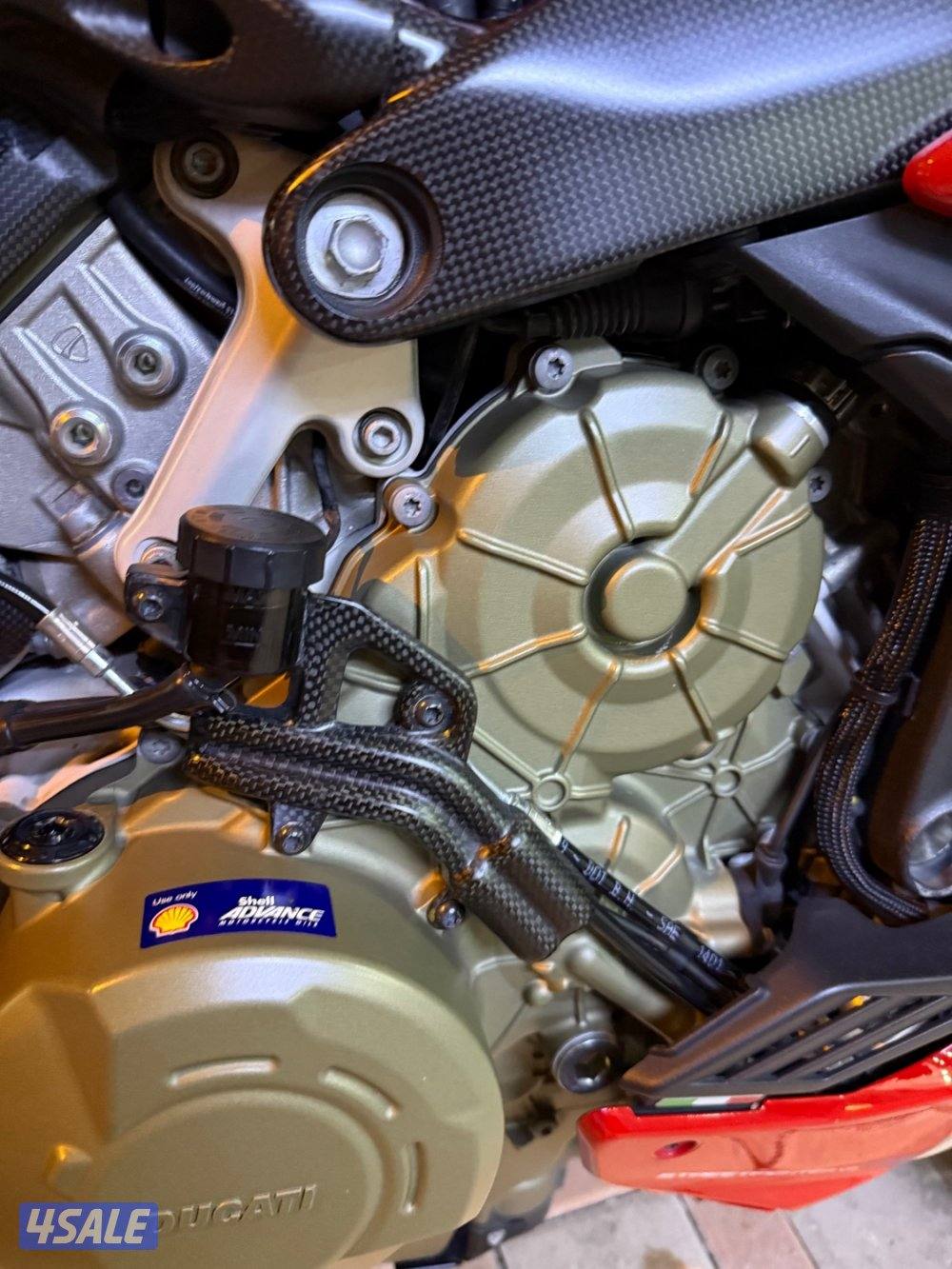 Ducati street fighter V4s with a 5000 kd accessories2