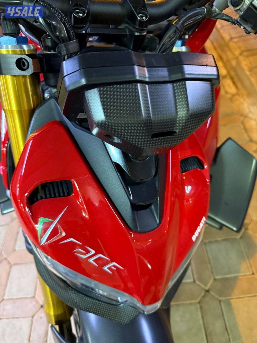 Ducati street fighter V4s with a 5000 kd accessories5