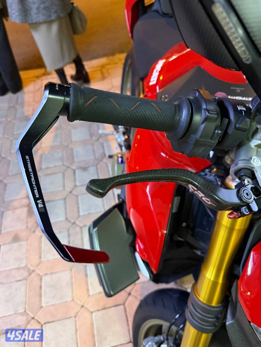 Ducati street fighter V4s with a 5000 kd accessories6