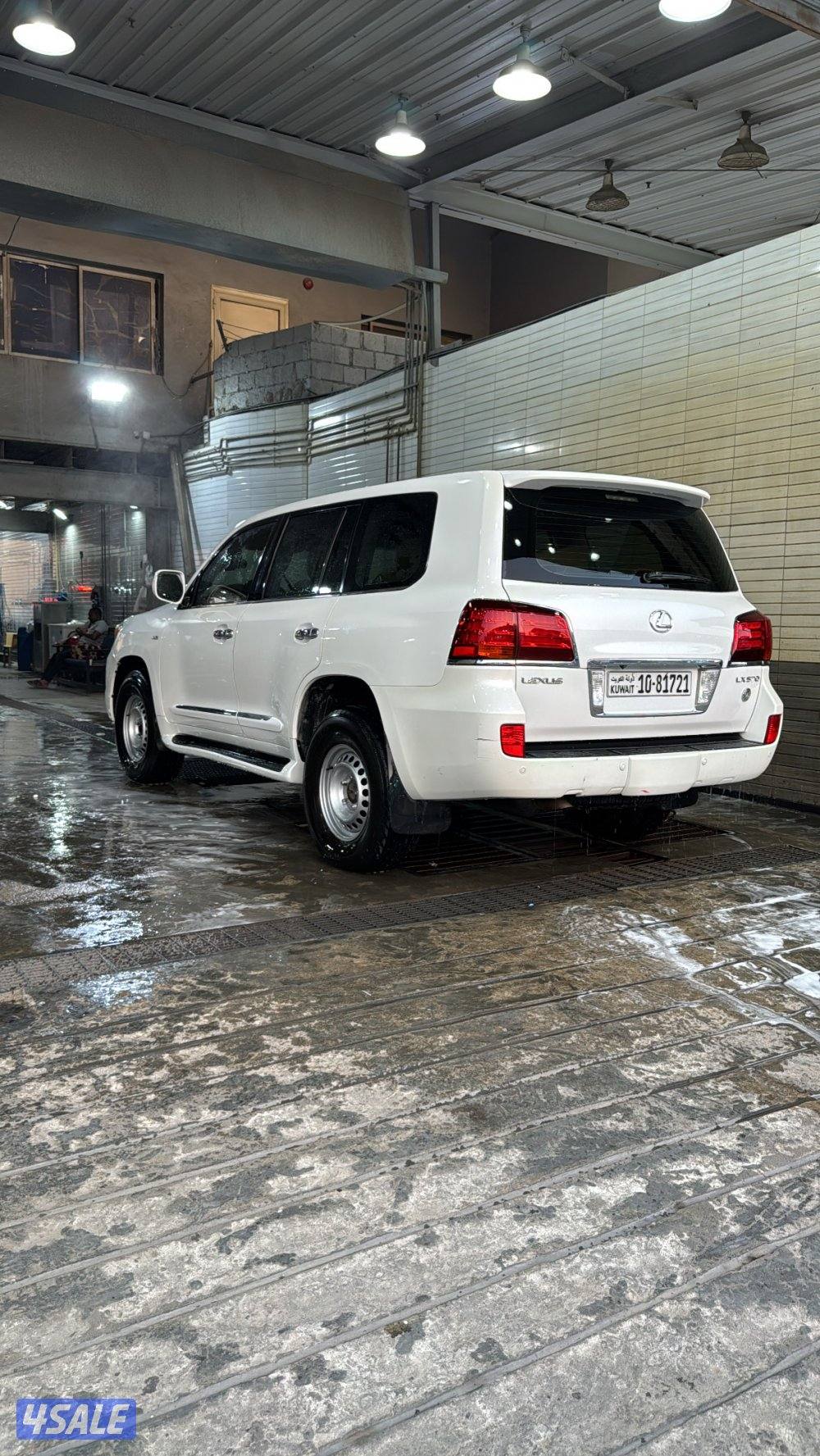 جيب لكزس صبغ الوكاله عدا قطعه والموتر الايرباق الي قدام طالع2