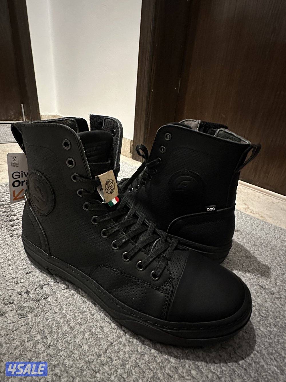 بوت سيكل مقاس ٤٣ سحاب جانبي جديد بالكرتون1