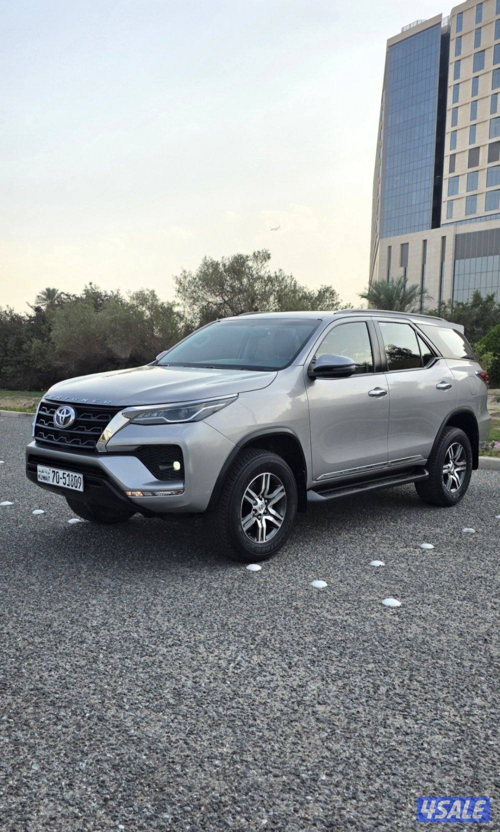 للبيع فورتنر 2023صبغ وكاله 6 سلندر ماشي 642