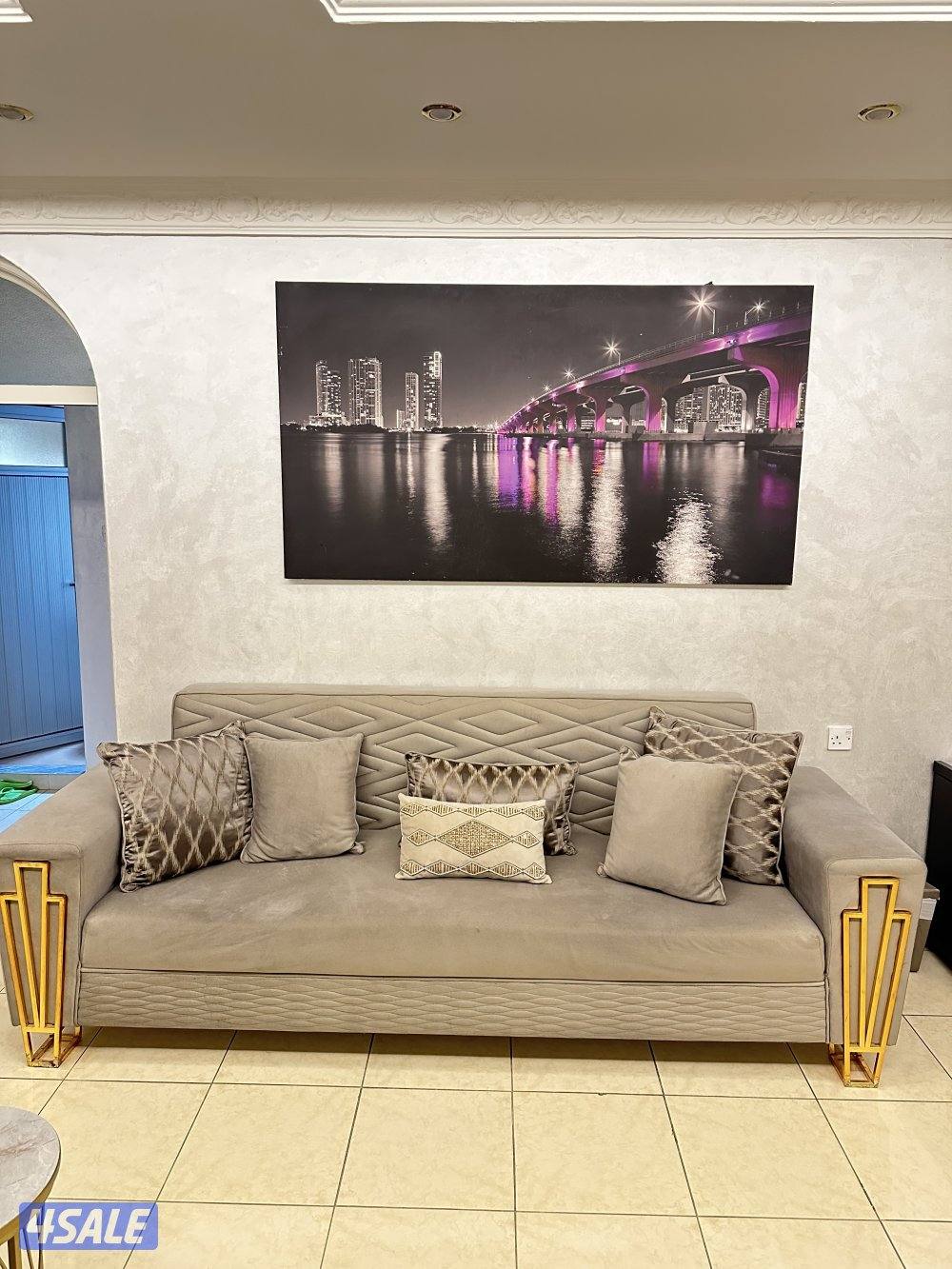 كنب ٤ قطع سعر الشراء ٥٦٠ من الاختيار الاول سعر البيع ٣٠٠ يصلح استقبال2