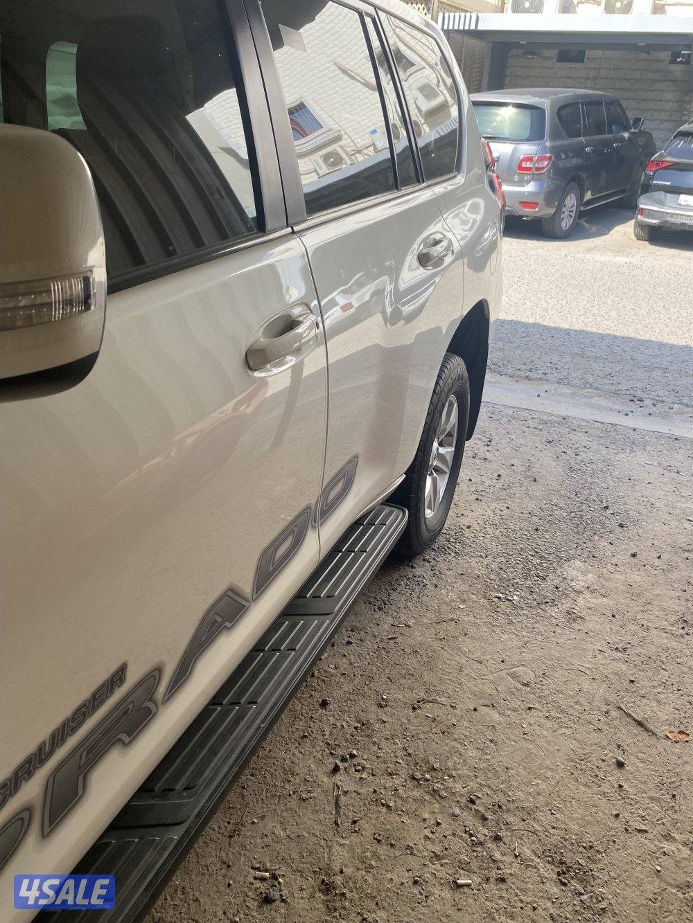 برادو ابيض موديل 2018 ماشي (112000) كم٢ شرط الفحص14