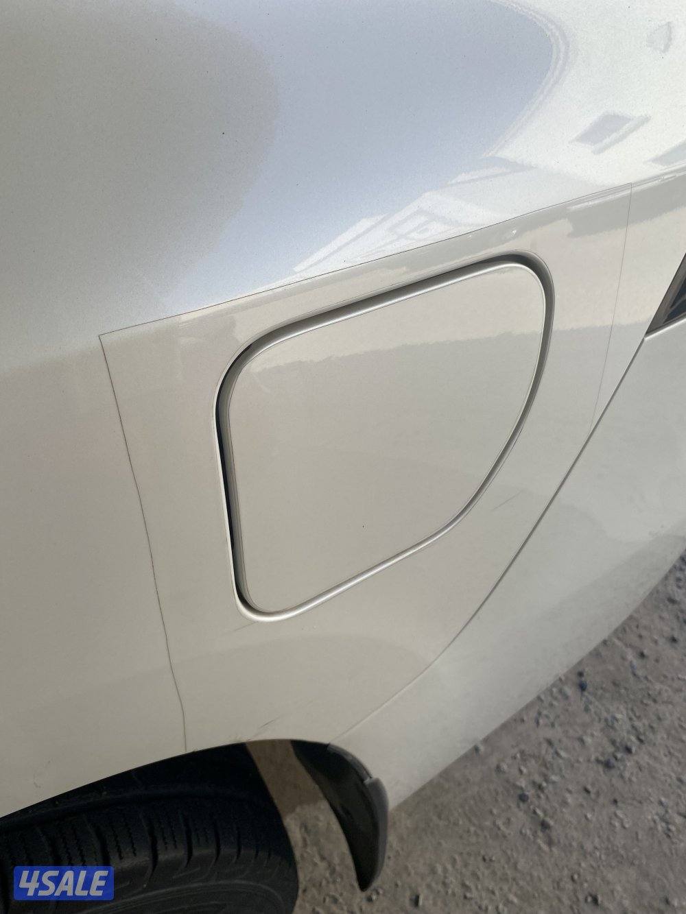 برادو ابيض موديل 2018 ماشي (112000) كم٢ شرط الفحص15