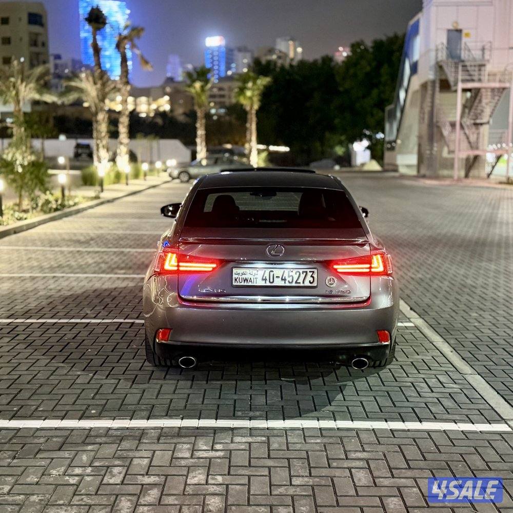 لكزس is350 بحالة الوكاله عداد 121 سيرفس وكاله شرط الفحص4