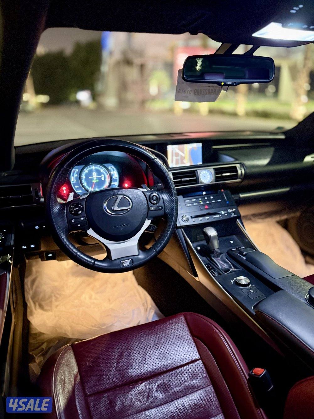 لكزس is350 بحالة الوكاله عداد 121 سيرفس وكاله شرط الفحص6