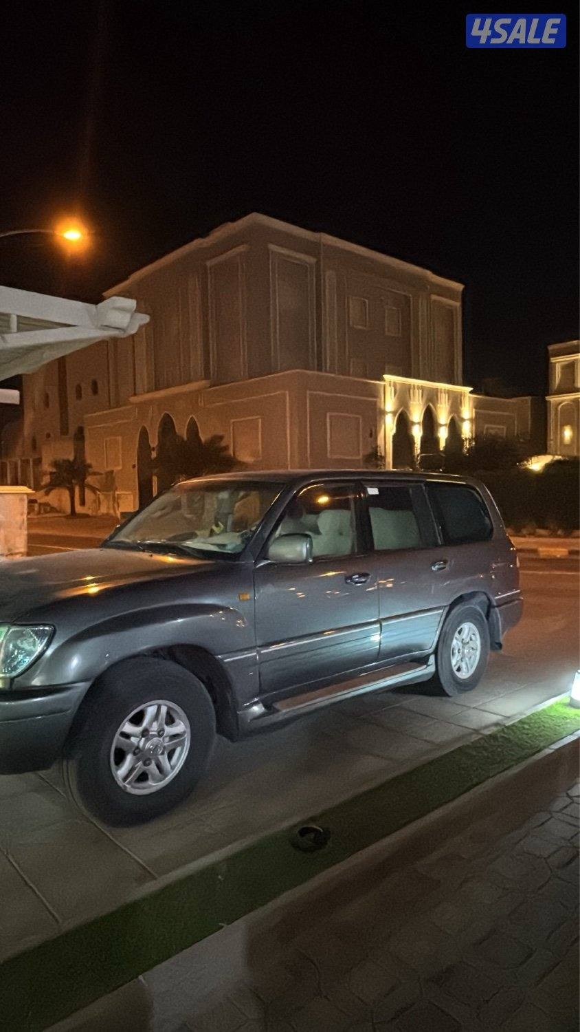 جيب لكزس ٢٠٠٥5