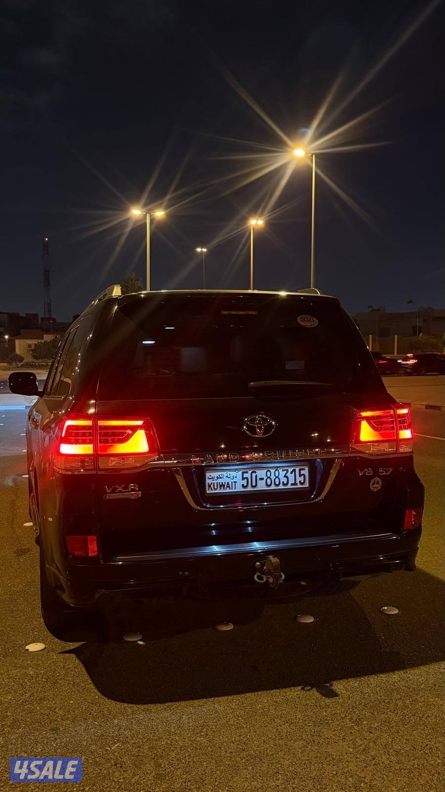 سيارة لاند كروزر VXR فل اوبشن - ٢٠٢١0